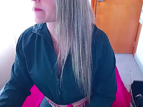 KikaxLove on StripChat