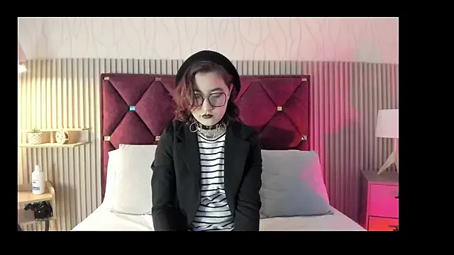 Kiri_Velvet — Twerk Naked