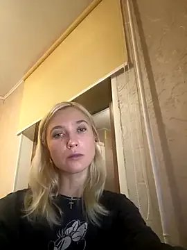 KisJeni from StripChat is Private