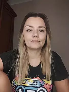 KrissSexi from StripChat is Freechat