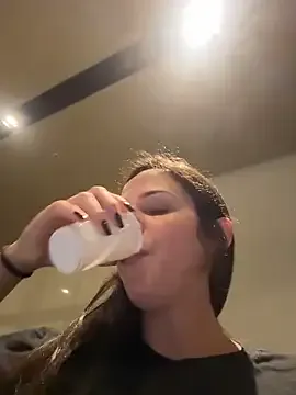 Lady_LauraRose — Tirar a blusa ou top