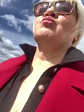 Laura_Miillf — squirt