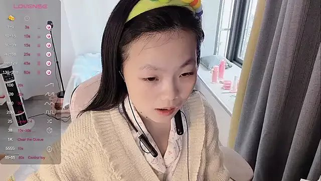 Lena-yyds from StripChat is Freechat