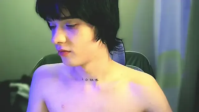 LeonBoykisser — take off my top