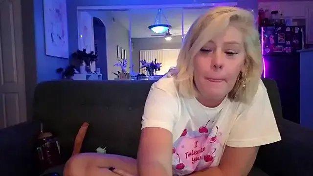 Lexi_Shocker — Edge me til i cum all over ur face