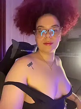 Leyah__ — Play close with Plug anal + ct 3min