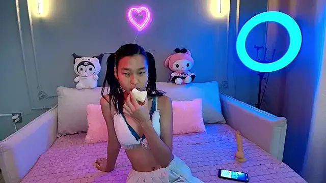 lihnpham from StripChat is Freechat