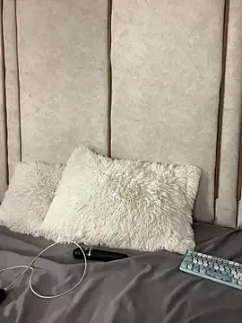 lilithdya — Finger in the ass in public