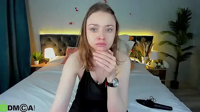 Linda_Bryant — Flirting with breasts