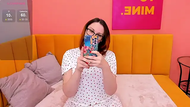 LisaAmoree — spread mylegs + hand in my thong