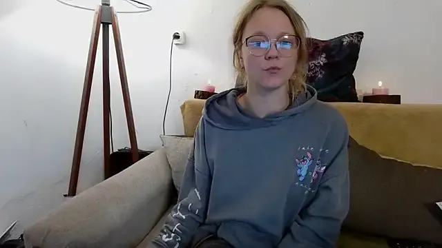 little-leni on StripChat