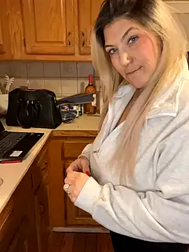 LittleMissEeve on StripChat