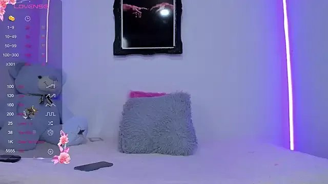 liz_25b from StripChat is Group