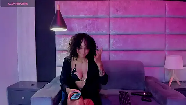 LizStorm_ on StripChat