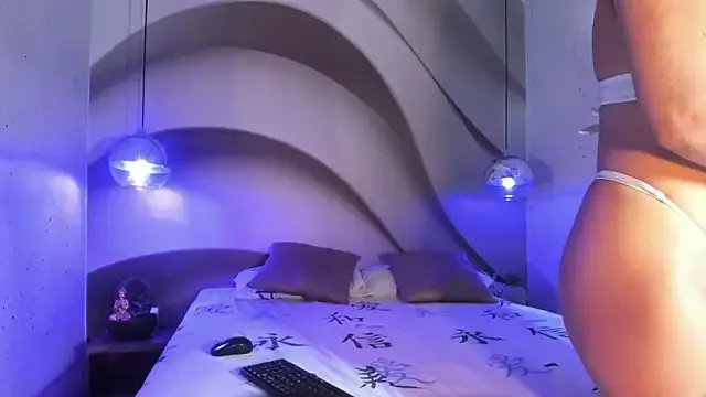 loladupont from StripChat is Freechat