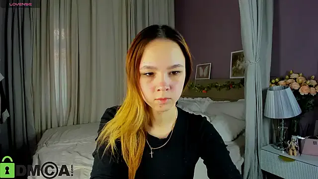 Lori_Blossom — playing with nipples