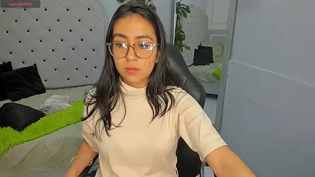 StripChat lucelly_15 is Freechat lucelly_15 — show naked + oil body