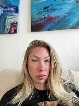 LuisaBecker from StripChat