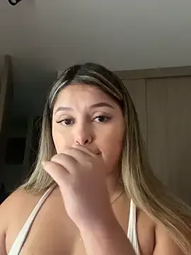 lunablossom_ — Freechat on StripChat