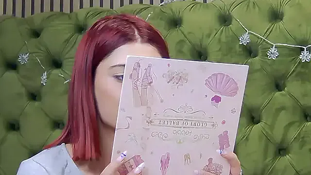 LunaHart on StripChat