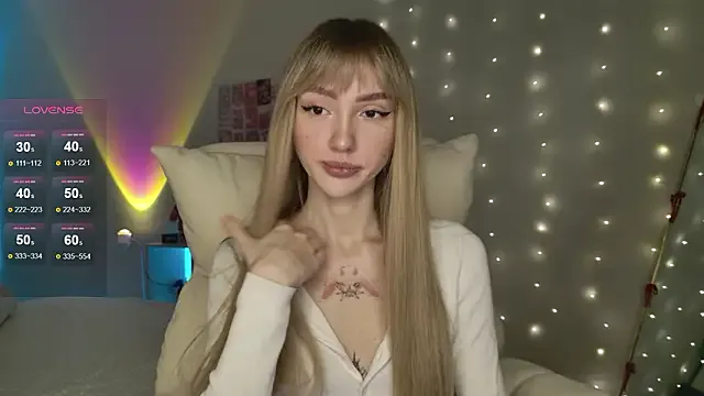 StripChat Lunainnk is Freechat Lunainnk — pussyplay closed up until I cum