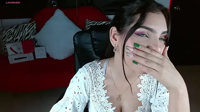 LunaSub69_ on StripChat