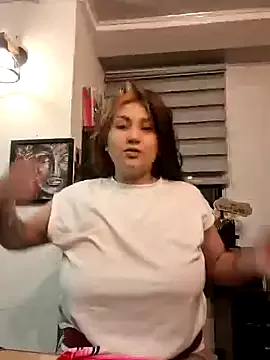 Magenta_Moon on StripChat