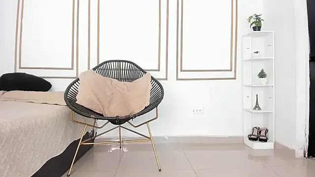 malory_ferrer — SPREAD ASS, SPANK HARD