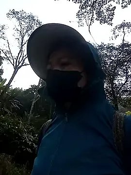 Mami_xxx from StripChat is Freechat