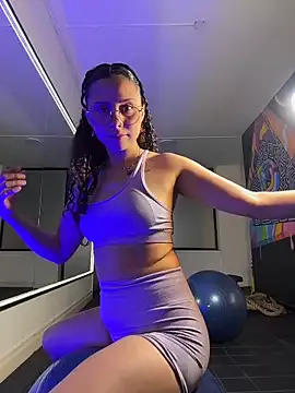 MarelynSummer — wiggling my ass in doggy style: