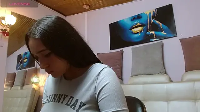 Marianne_Cam — keep getting off milk of my boobs