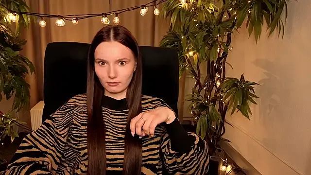 MarieFuller — suck fingers + choke me