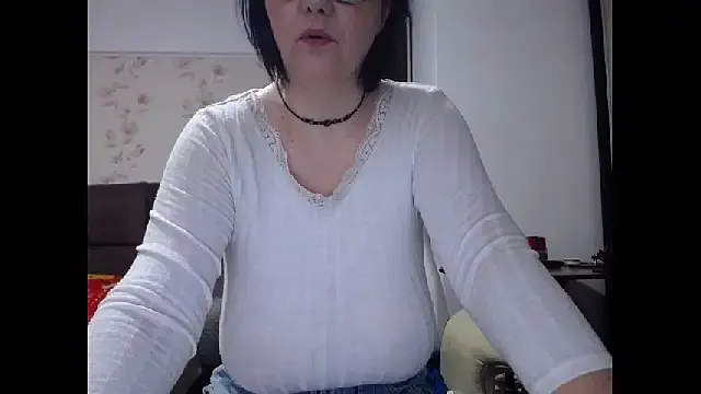Mary_x on StripChat