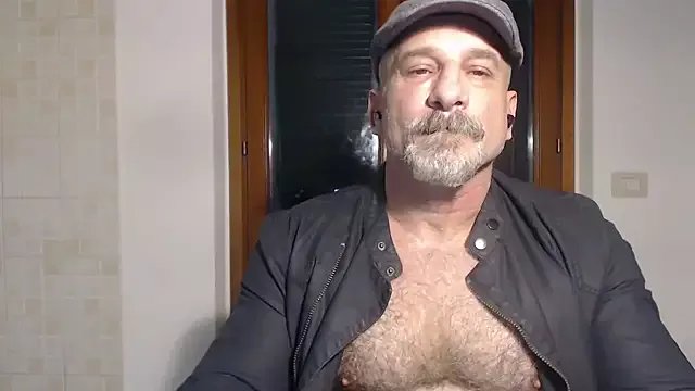 Mauro7788 from StripChat is Freechat