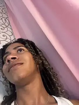 Maxim-Walker from StripChat is Freechat