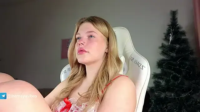 Maya_Rave on StripChat