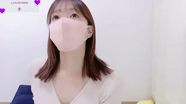 Mayu_o19o from StripChat