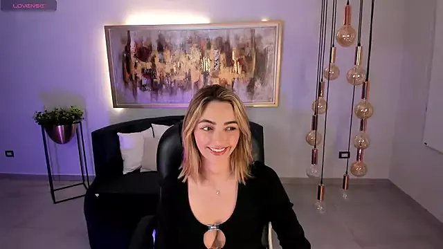 MelissaMoore_ from StripChat is Freechat