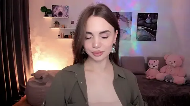 mellifluoustessss — sexy show in short shorts