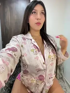 MiaJones21 on StripChat