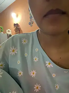 StripChat Miss_magicqueen is Freechat Miss_magicqueen — Boobs oiling