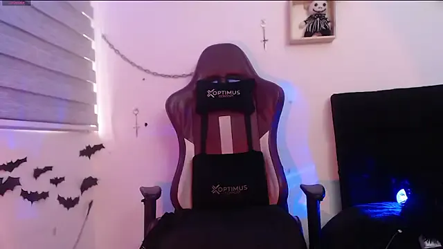 mistress__lilith — Wax on ass+ fox plug