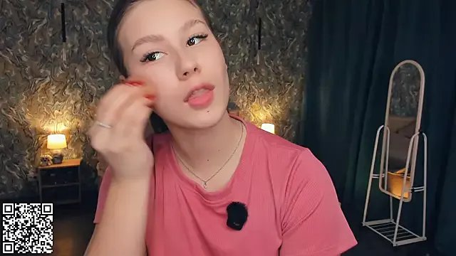 MondoNeko from StripChat is Freechat