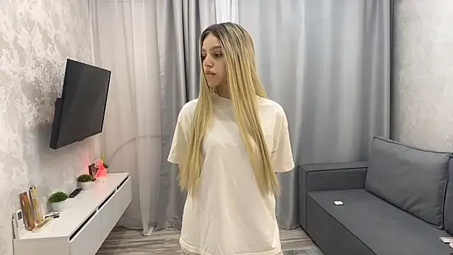 Mooniesiesita — Lower my shorts and show my panties
