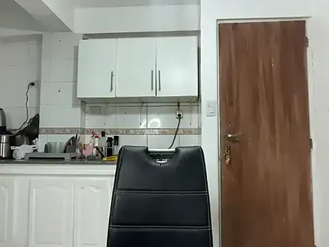 MUSCLEANGEL1 on StripChat
