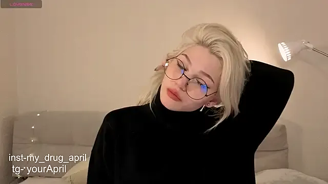 MyApril — twerk show <3