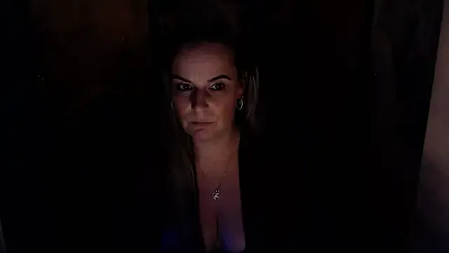 MystiqueMaven on StripChat