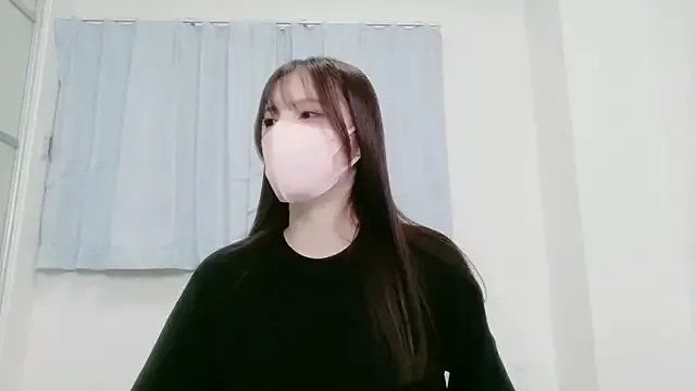 NANA_7 model from StripChat