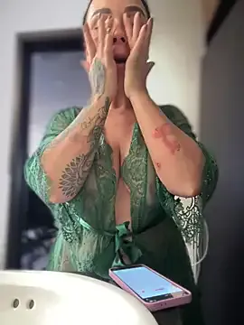 Natural_BIGASS_Nina on StripChat
