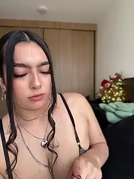 Nicollemays on StripChat